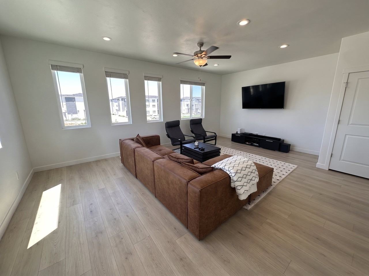 476 Sw - Photo 6 of 10