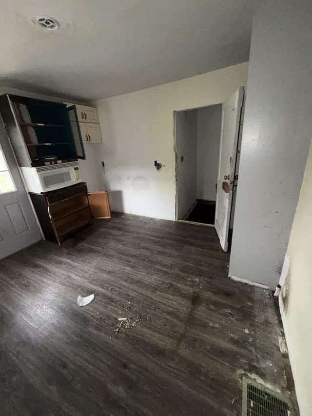 3024 Glenwood Ave - Photo 2 of 16