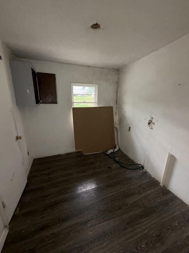 3024 Glenwood Ave - Photo 3 of 16