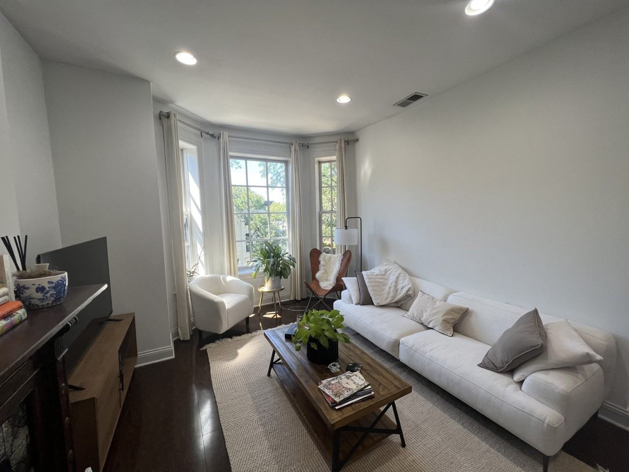 1921 N Sedgwick St #3F - Photo 2 of 14