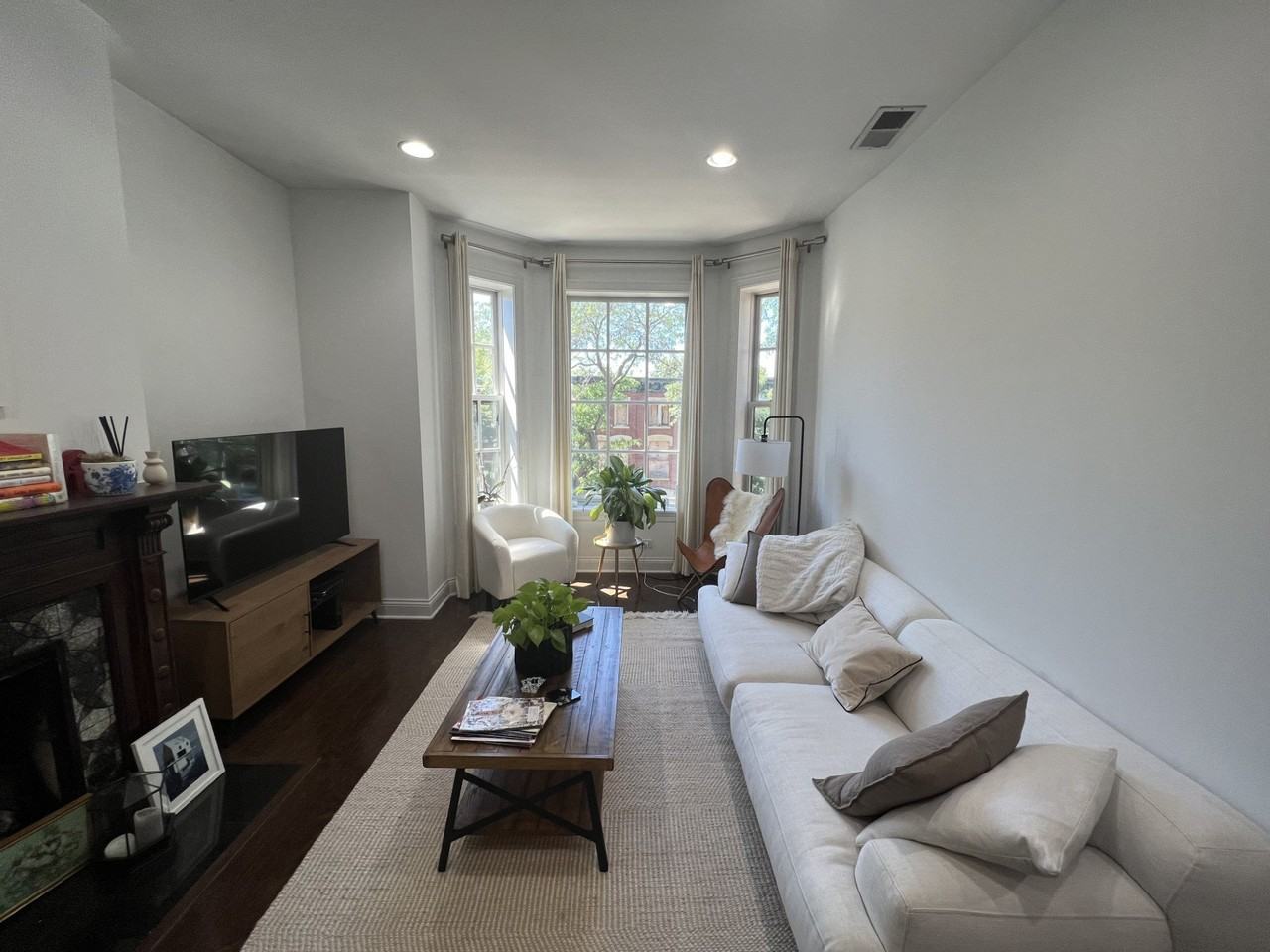 1921 N Sedgwick St #3F - Photo 3 of 14