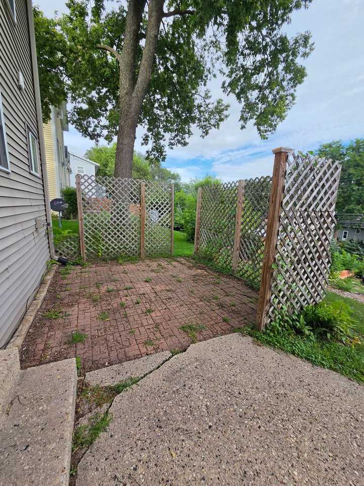 502 E Cook St - Photo 4 of 20