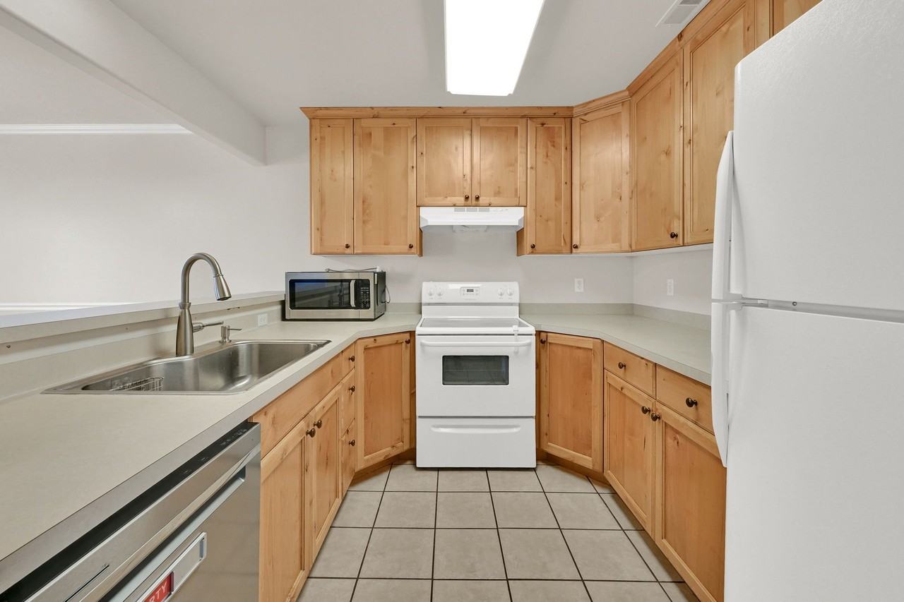 3117 Van Buren Ave - Photo 4 of 20