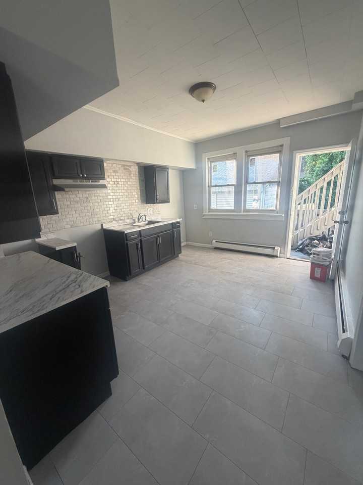 255 Lafayette St - Photo 6 of 15
