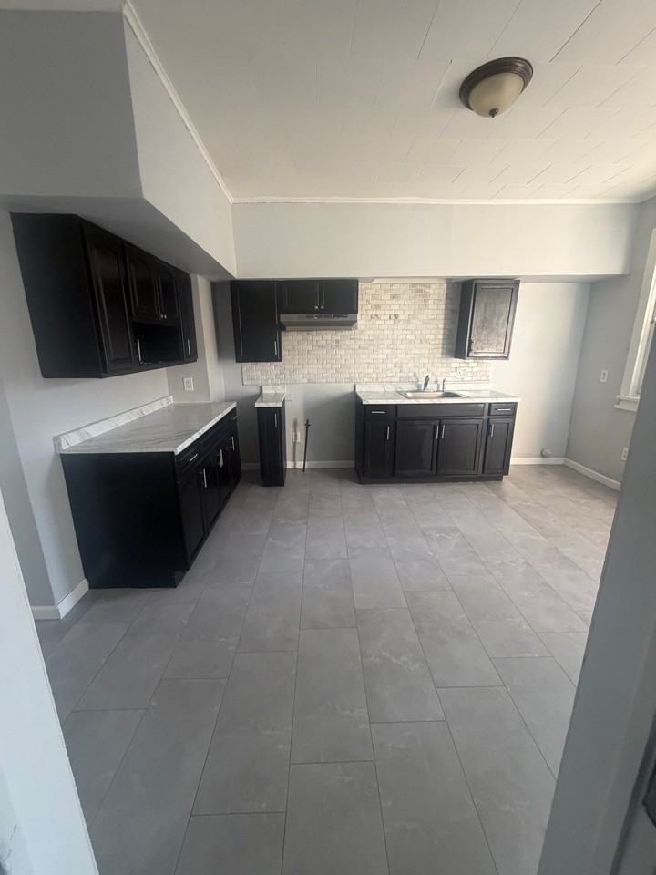 255 Lafayette St - Photo 7 of 15