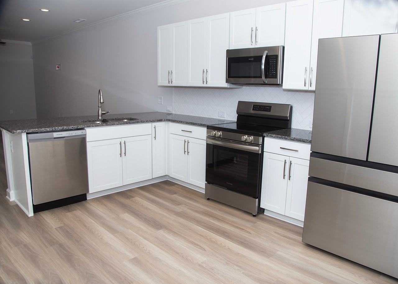 225 Cline Way - Photo 4 of 17