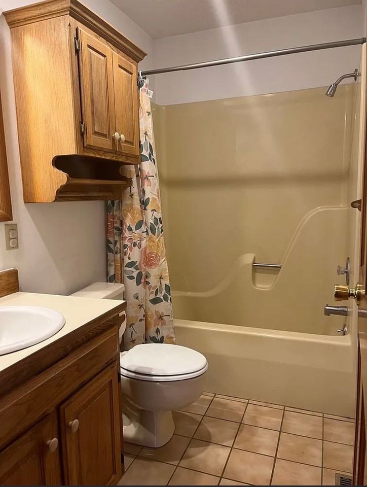 285 N George Ave - Photo 5 of 6