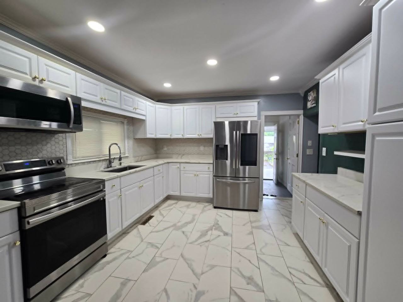 1609 Foster Ave - Photo 2 of 7