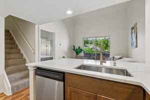featured image of 935 Broadway #211