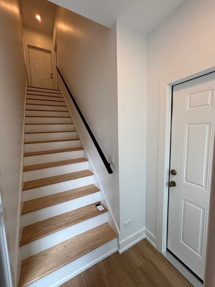 6042 S Eberhart Ave #2 - Photo 3 of 20