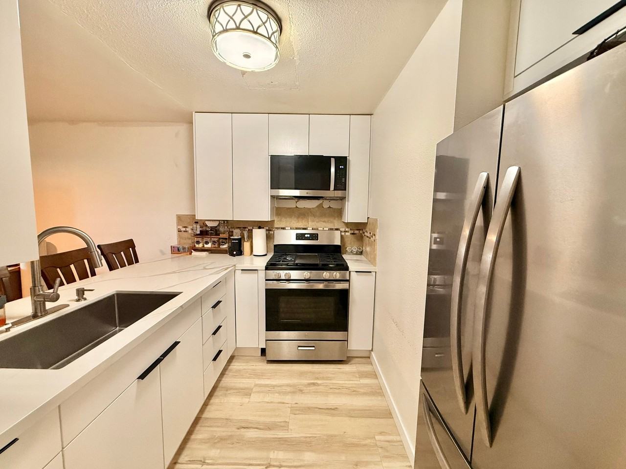 227 50th St #10 - Photo 6 of 20