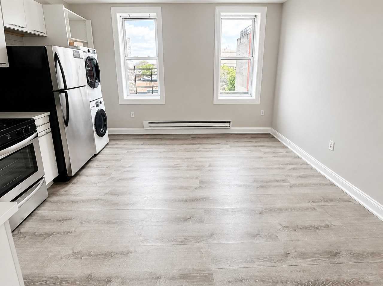 6611 Broadway #D1 - Photo 3 of 7