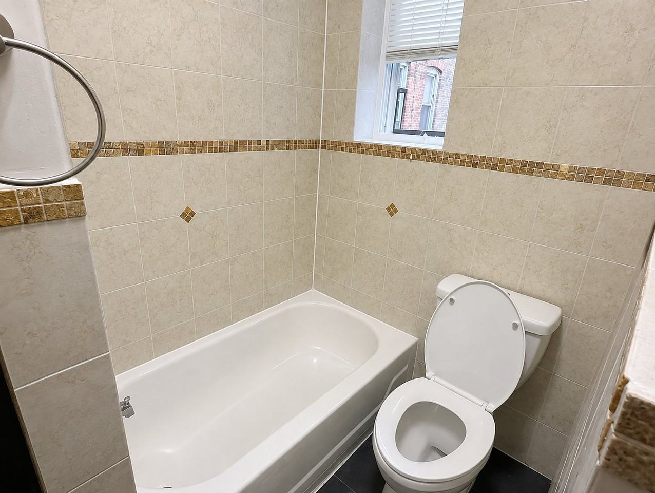6611 Broadway #D1 - Photo 6 of 7