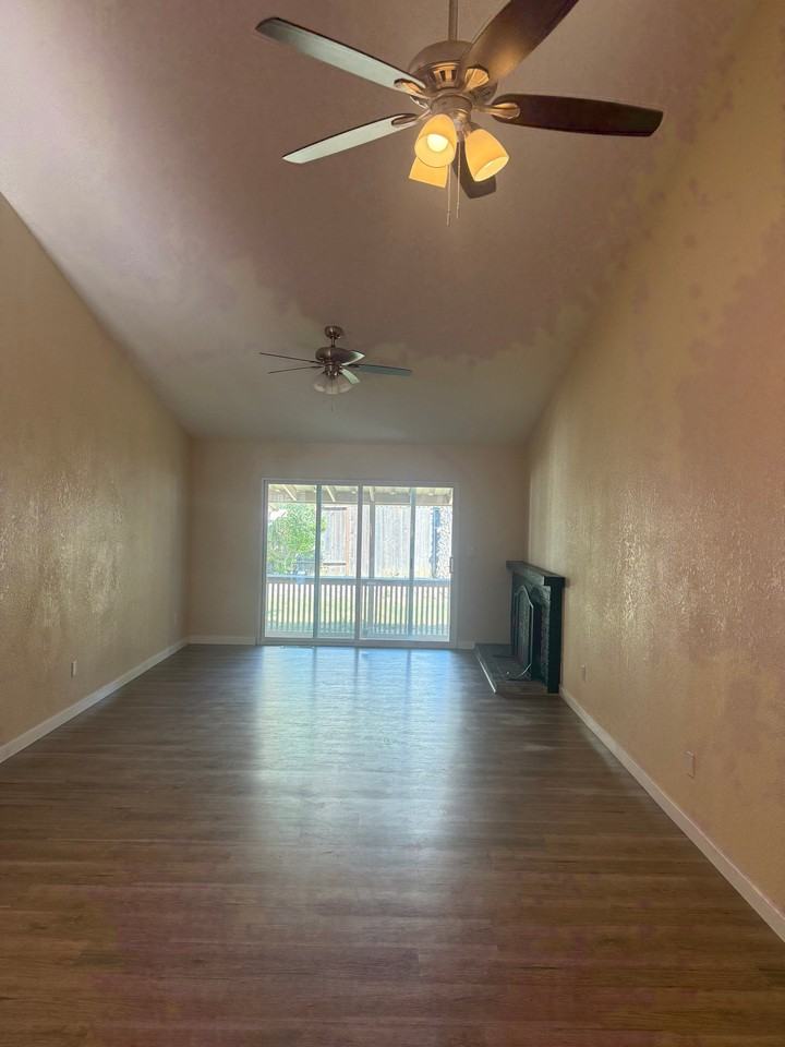 1315 Gillpepper Ln - Photo 3 of 11