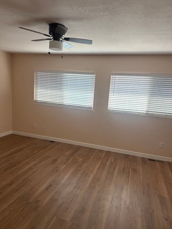 1315 Gillpepper Ln - Photo 5 of 11