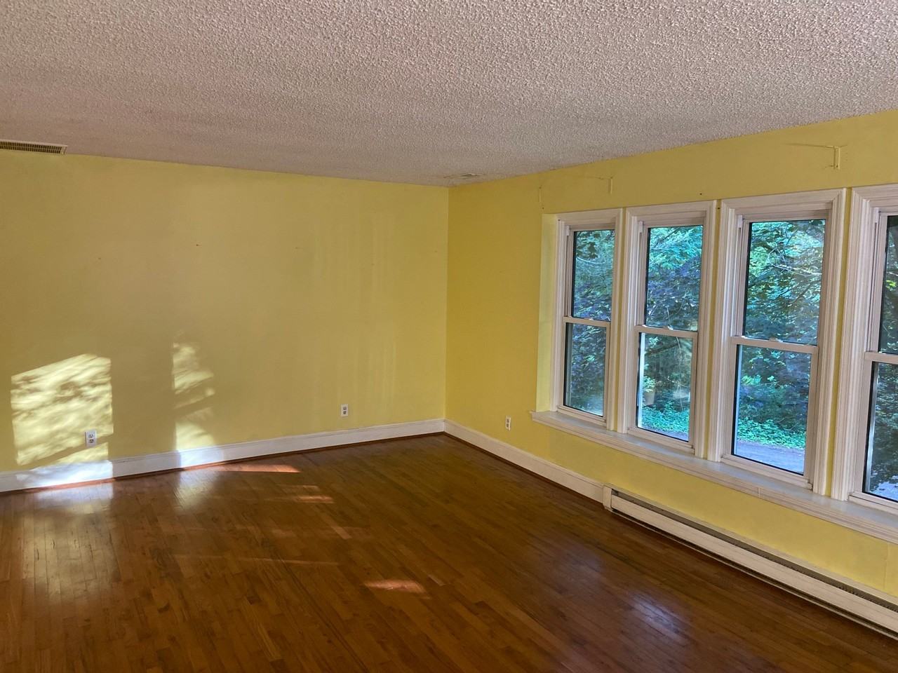 33 Fairfield Dr - Photo 3 of 8