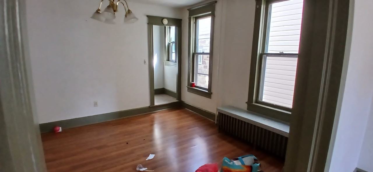 650 Linden Ave - Photo 2 of 12
