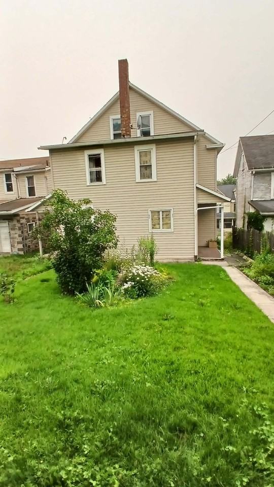 648 Linden Ave - Photo 5 of 20