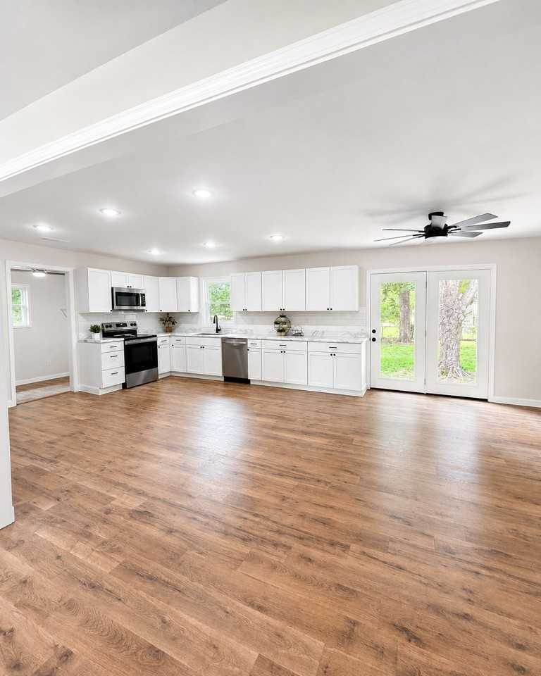 115 N Ballard St - Photo 2 of 14
