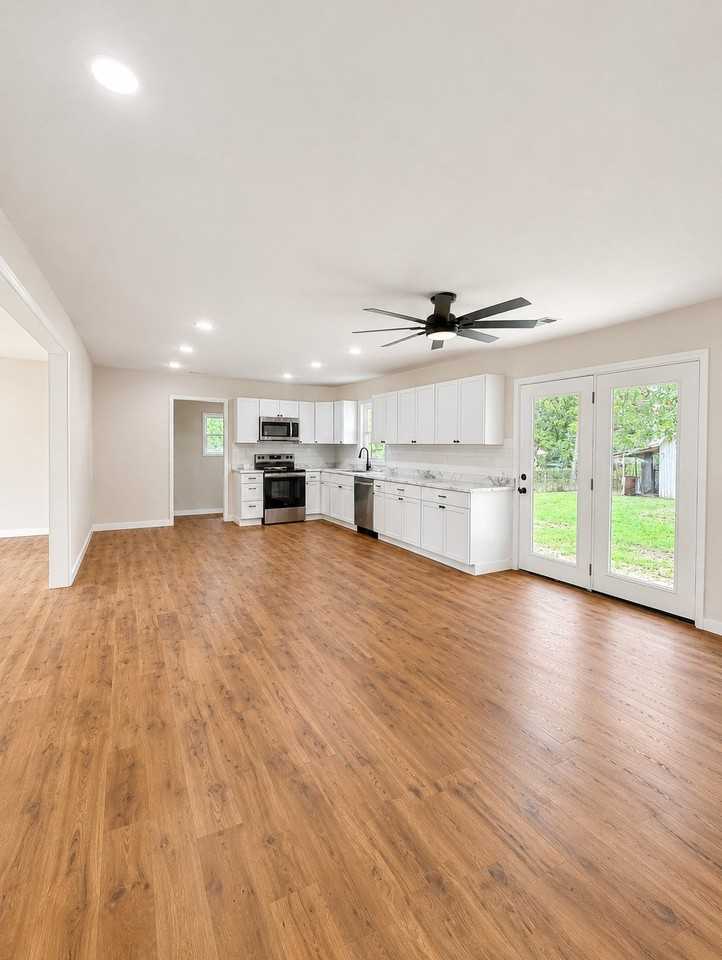 115 N Ballard St - Photo 4 of 14
