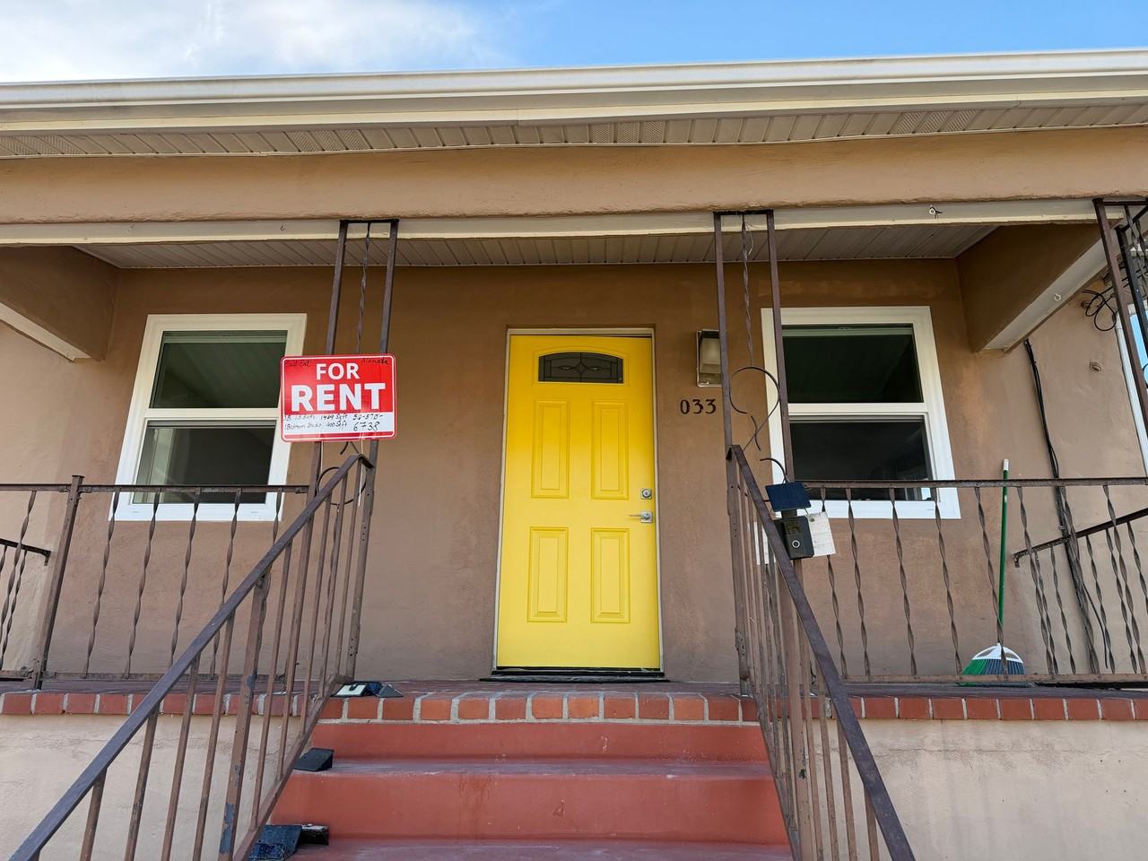 1033 Fountain St #B - Photo 3 of 6