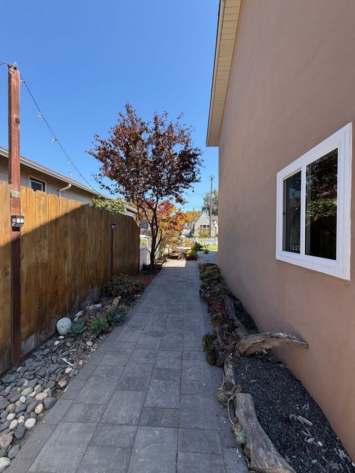 1033 Fountain St #B - Photo 6 of 6
