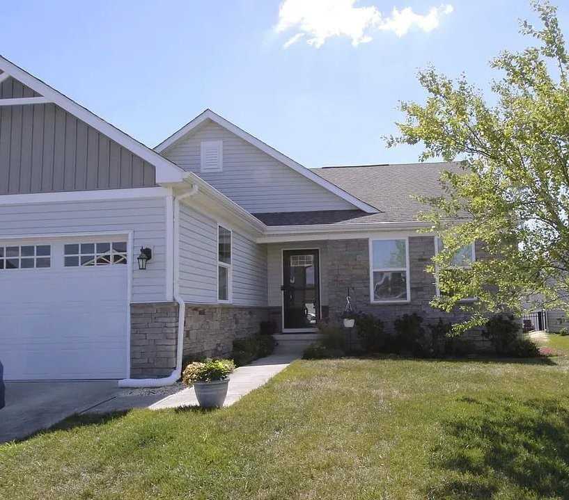 7451 Pinwheel Dr - Photo 2 of 10