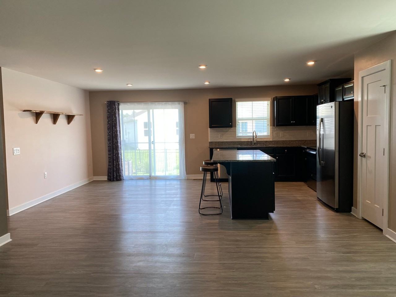 7451 Pinwheel Dr - Photo 5 of 10