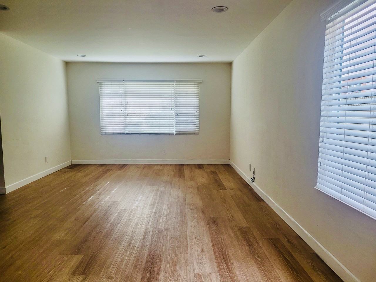 19718 Mapes Ave - Photo 2 of 11