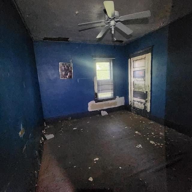 2847 E 98th St - Photo 3 of 20