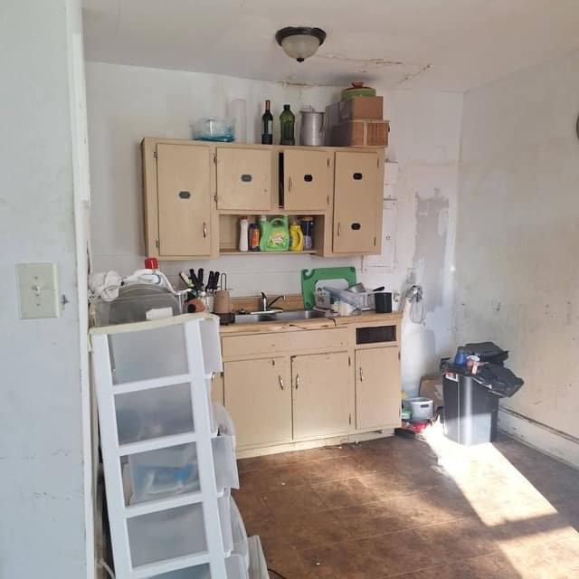222 Poplar Ave - Photo 5 of 9