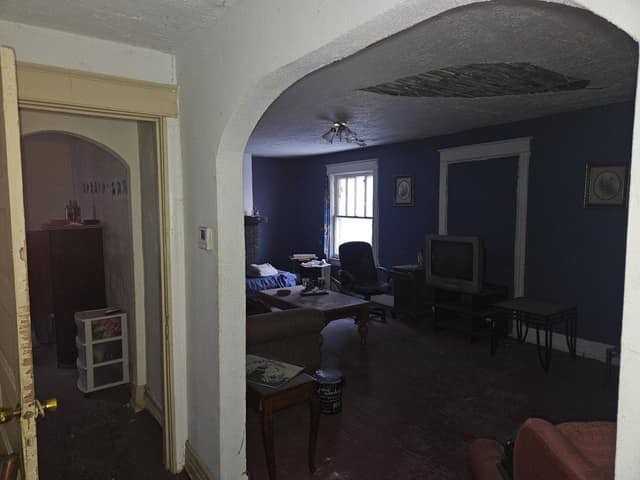 219 Eastern Ave - Photo 5 of 14