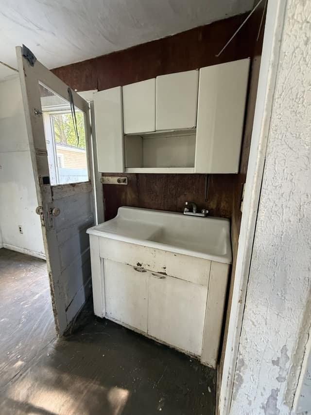 1700 W Grand Ave - Photo 2 of 7