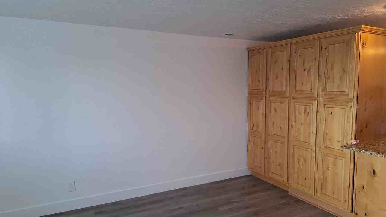 935 E St #10 - Photo 2 of 10
