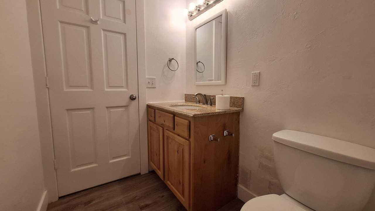 935 E St #10 - Photo 5 of 10