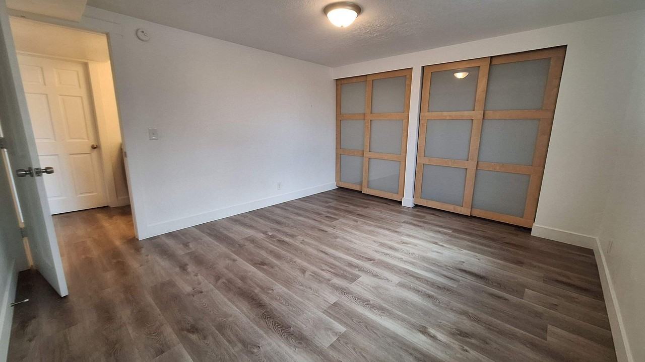 935 E St #10 - Photo 6 of 10