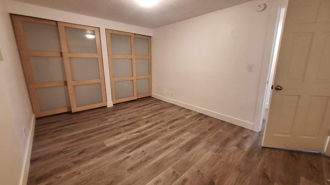 935 E St #10 - Photo 7 of 10