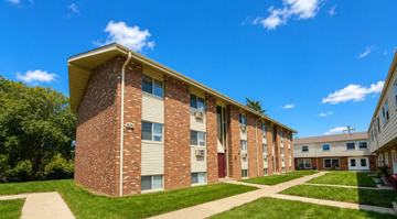 featured image of 820 N Milwaukee Ave