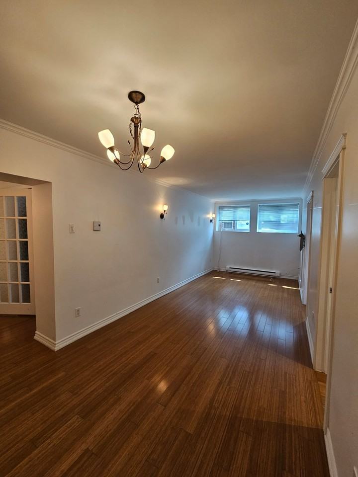 805 Avenue McEachran - Photo 3 of 11