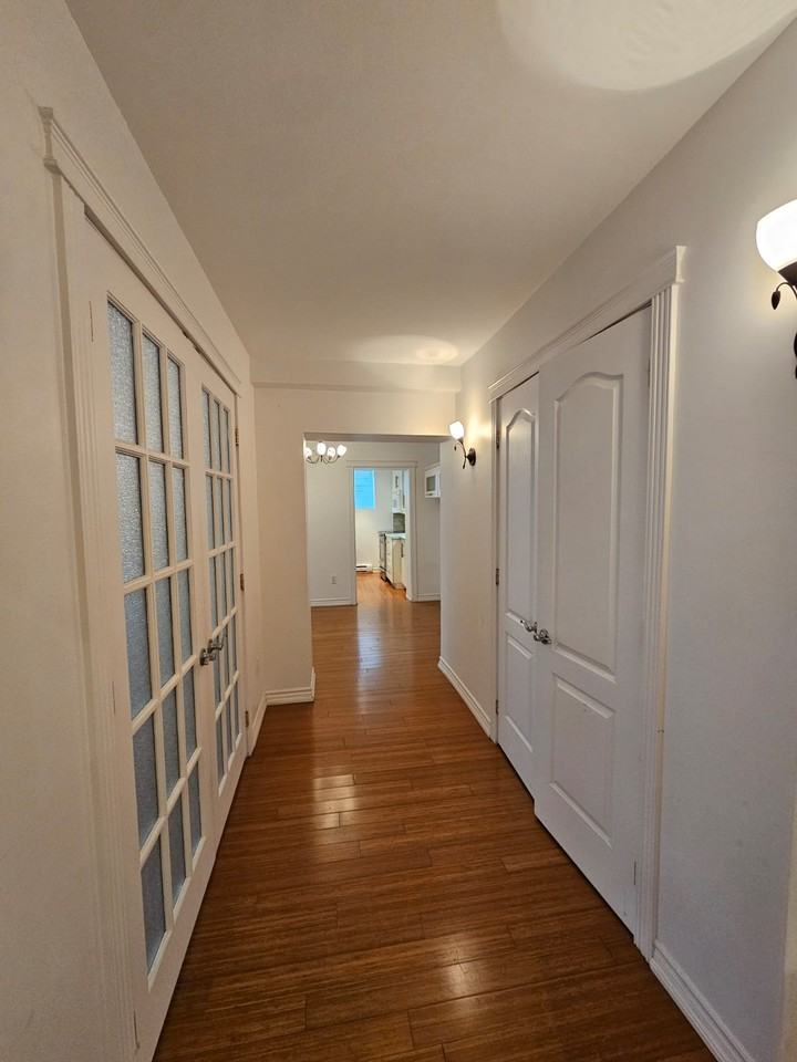 805 Avenue McEachran - Photo 7 of 11