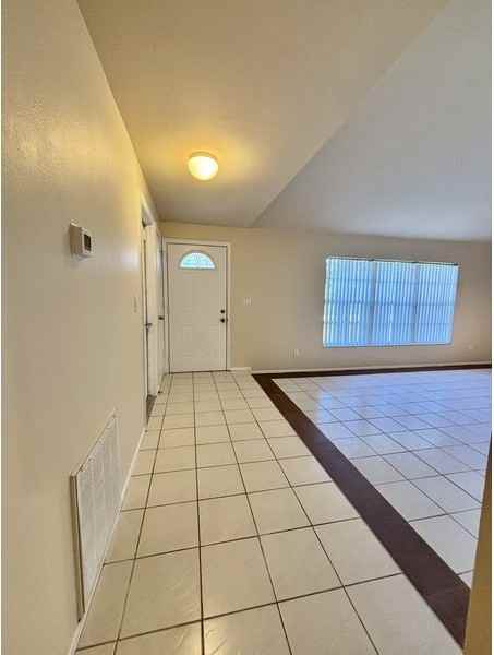 1715 Se 6th Ln - Photo 4 of 50