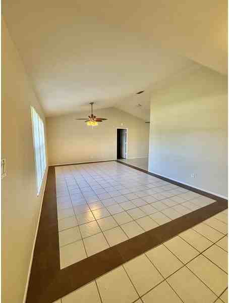 1715 Se 6th Ln - Photo 5 of 50