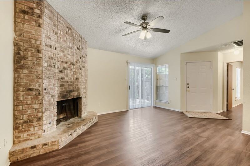 740 Simonetti Dr #A - Photo 4 of 17
