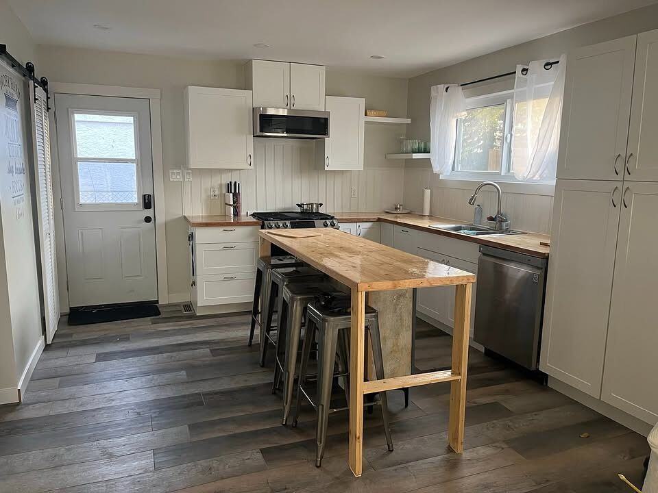 12743 114 St Nw - Photo 2 of 6