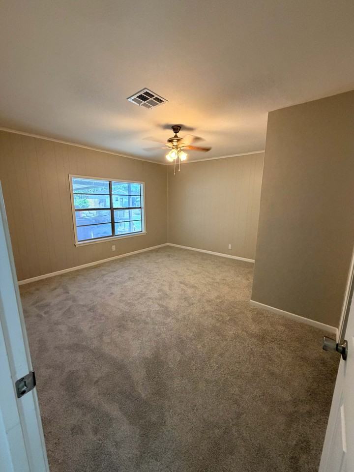 1606 Milam Dr #NA - Photo 5 of 9
