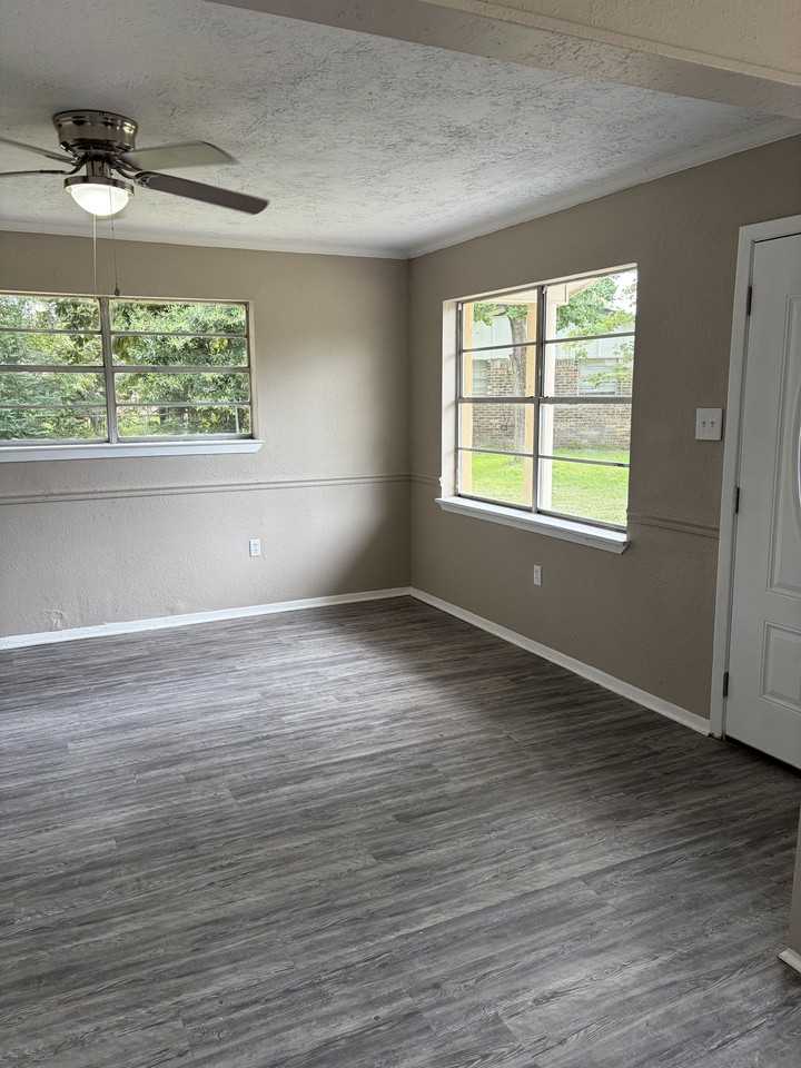 114 Arthur Ct #NA - Photo 2 of 17
