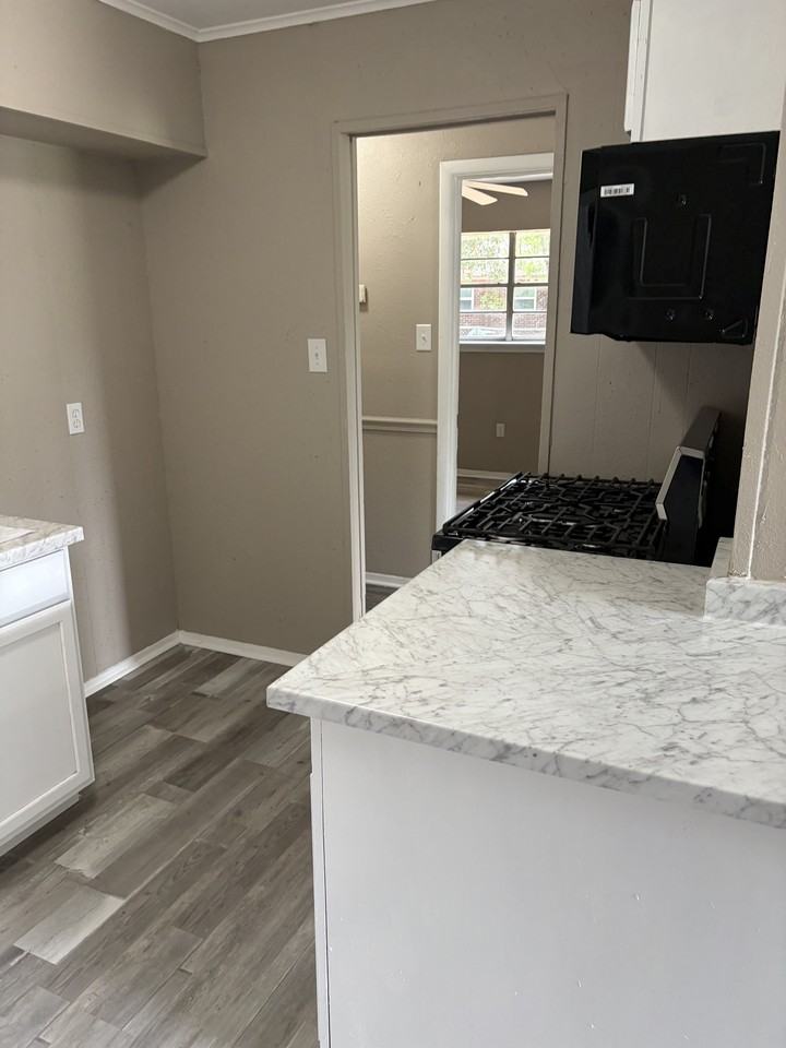 114 Arthur Ct #NA - Photo 4 of 17