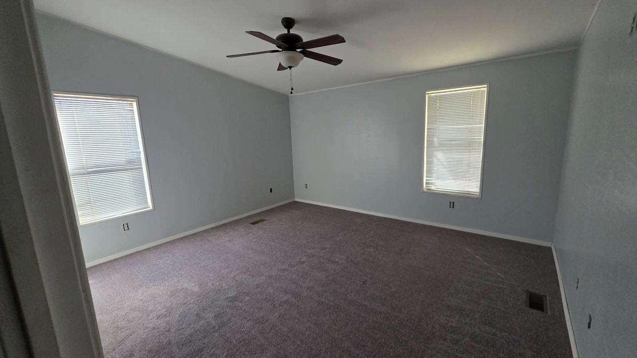 1006 S 345th Dr #NA - Photo 4 of 14