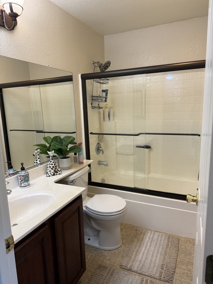 1401 Esplanade Cir #1401 - Photo 3 of 9