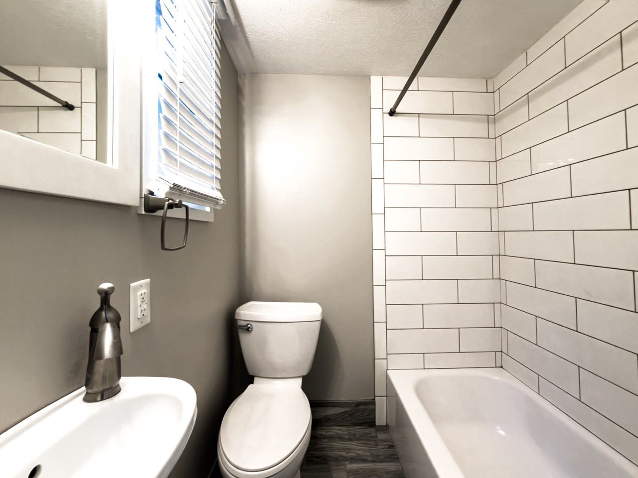 106 W 5th St #4 - Photo 5 of 12
